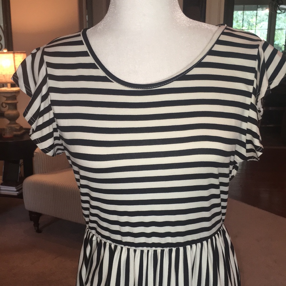 Reborn J Black & White Striped MIDI Dress - Picture 3 of 13